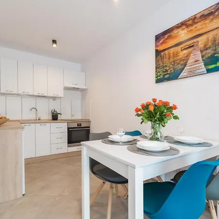 Flatbook - Park Apartment *