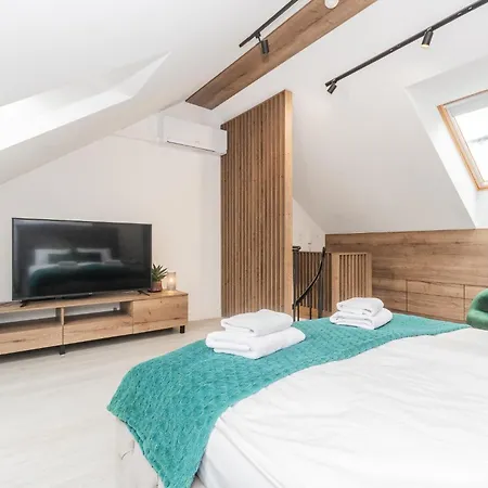 Flatbook Rodzinne - Park Z Parkingiem I Placem Zabaw Apartman